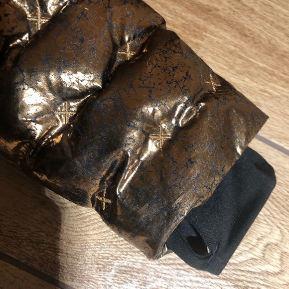 COPY - The North Face Puffer Jacket - Picture 4 of 7